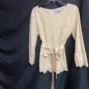 Two piece - Lace top & skirt